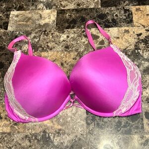 Victoria’s Secret bombshell bra size 38C fushia